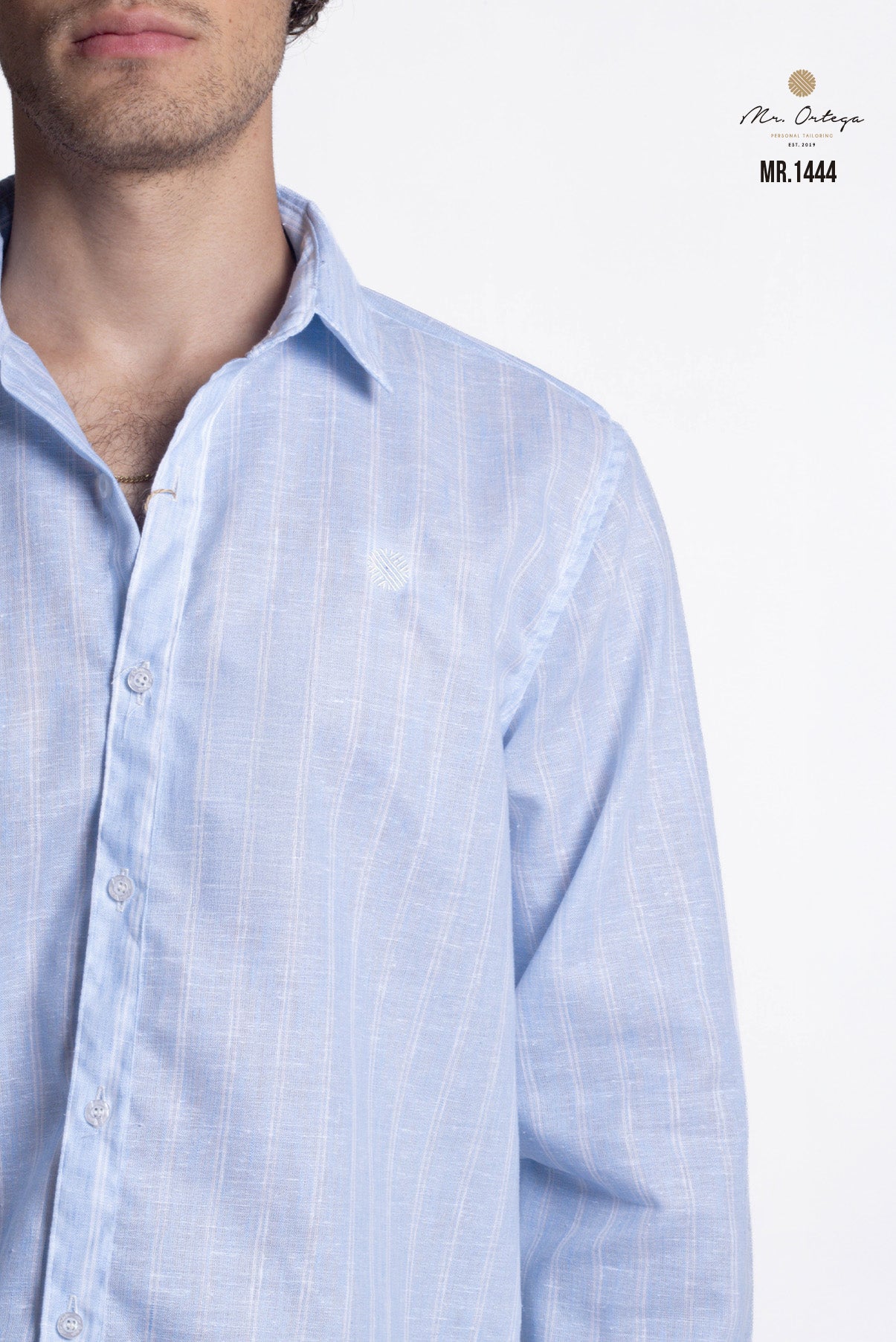 CAMISA LINEAS AZUL CLARO Y BLANCO
