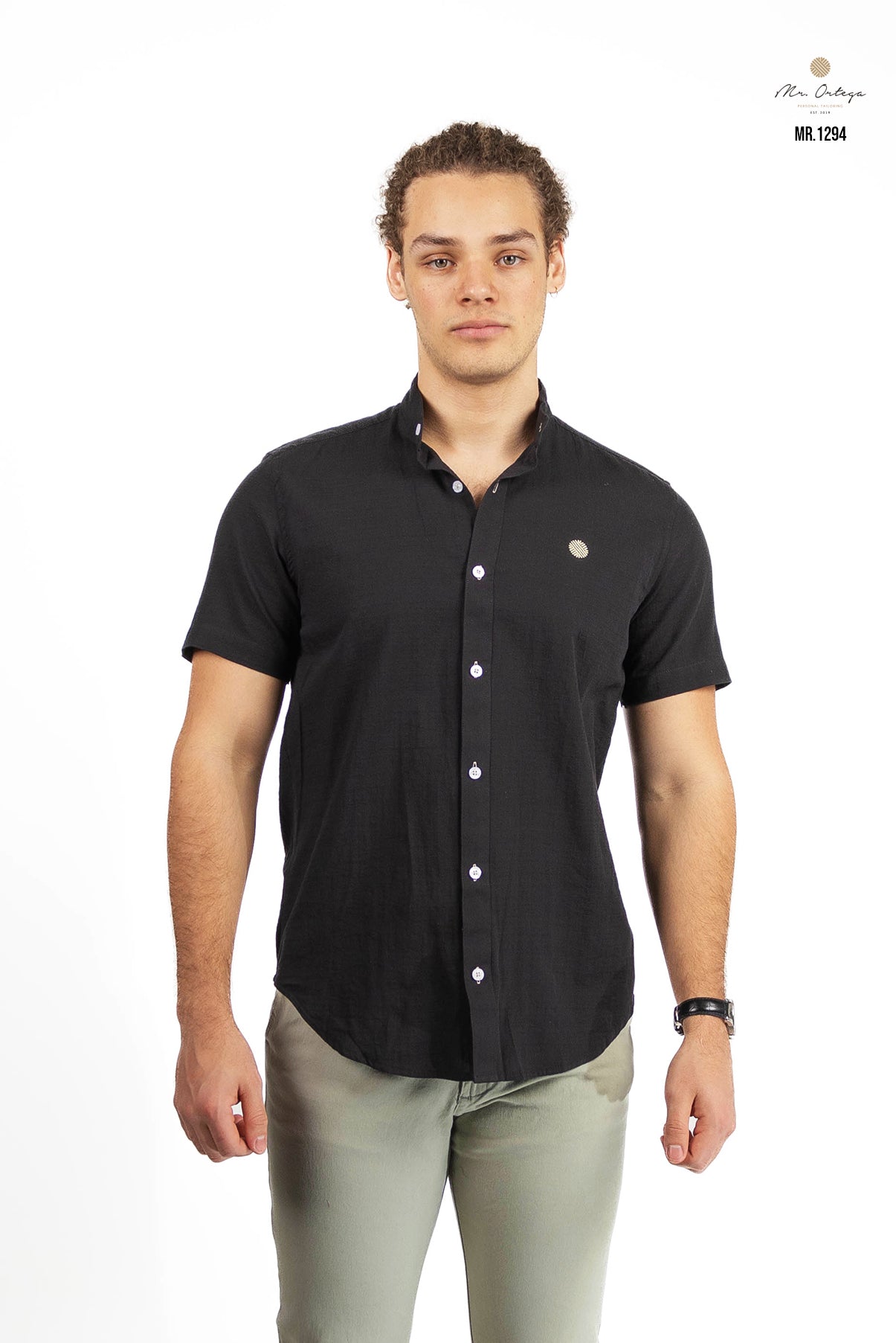 CAMISA LISA NEGRO CUELLO MAO